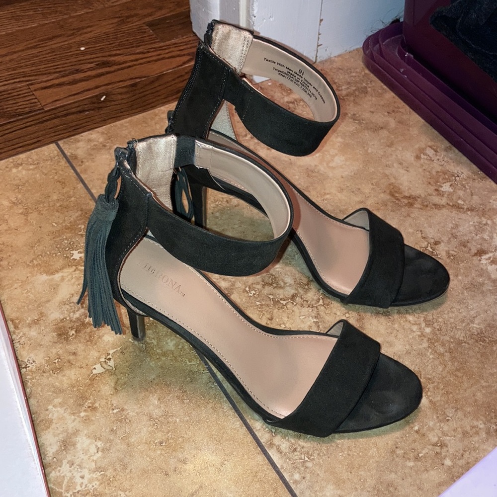 Olive green open toe shoes with strap and tassel